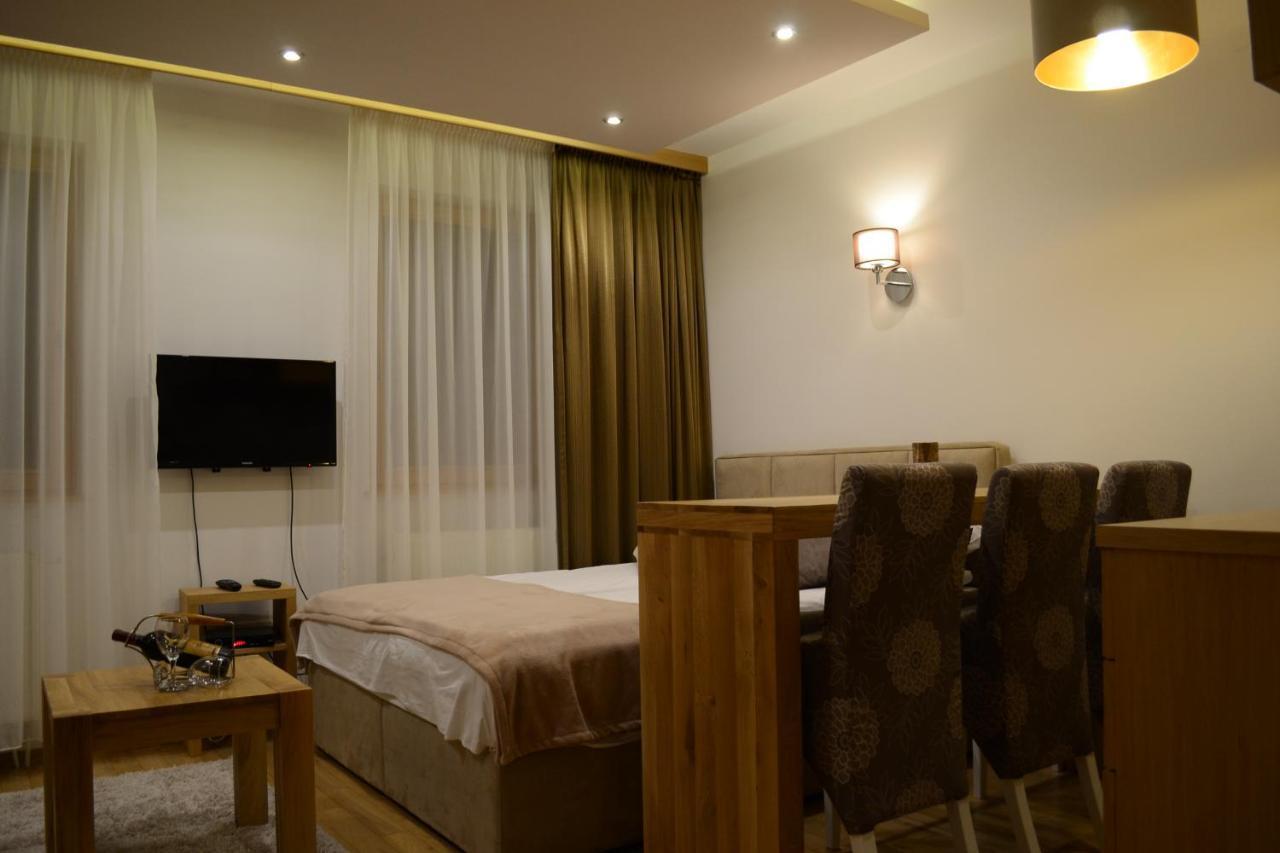Apartments Rapid Τζαχορίνα Εξωτερικό φωτογραφία