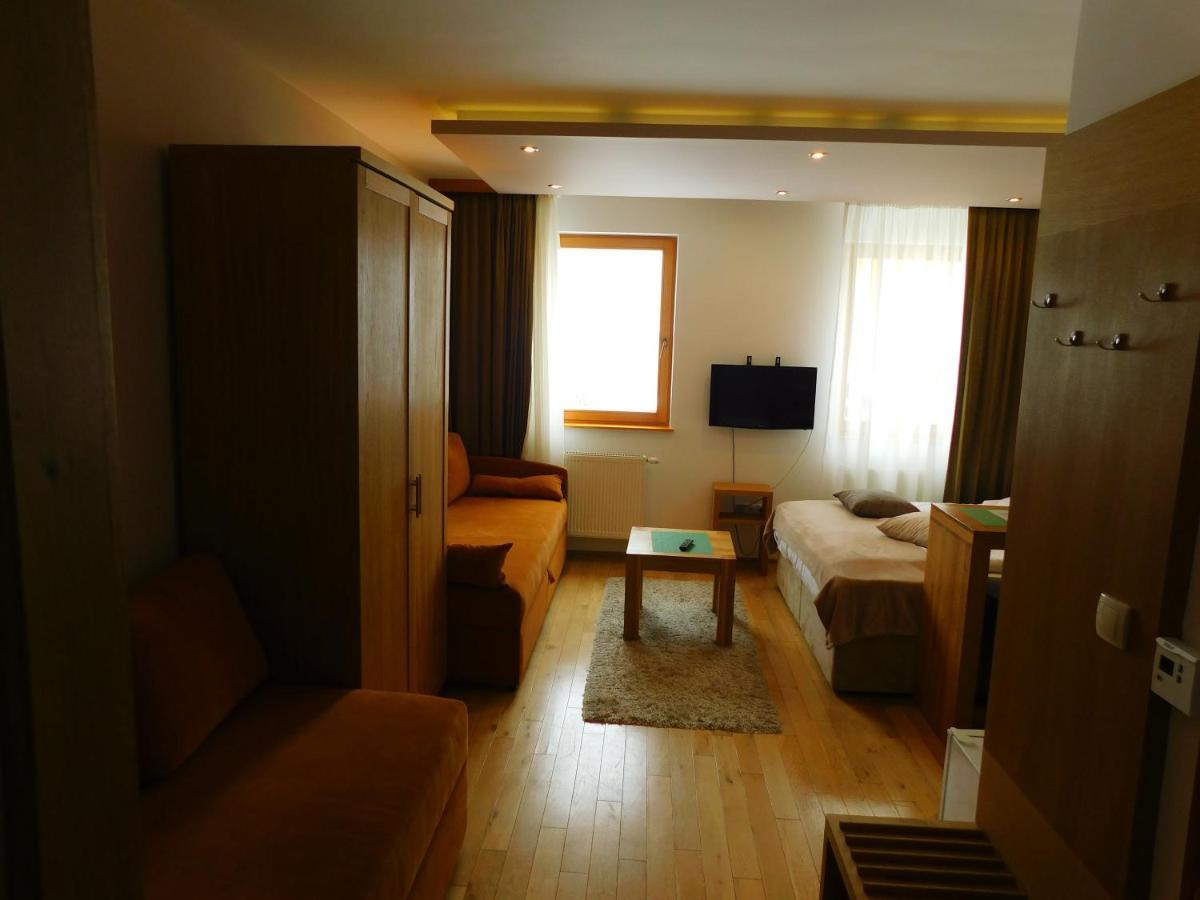 Apartments Rapid Τζαχορίνα Εξωτερικό φωτογραφία