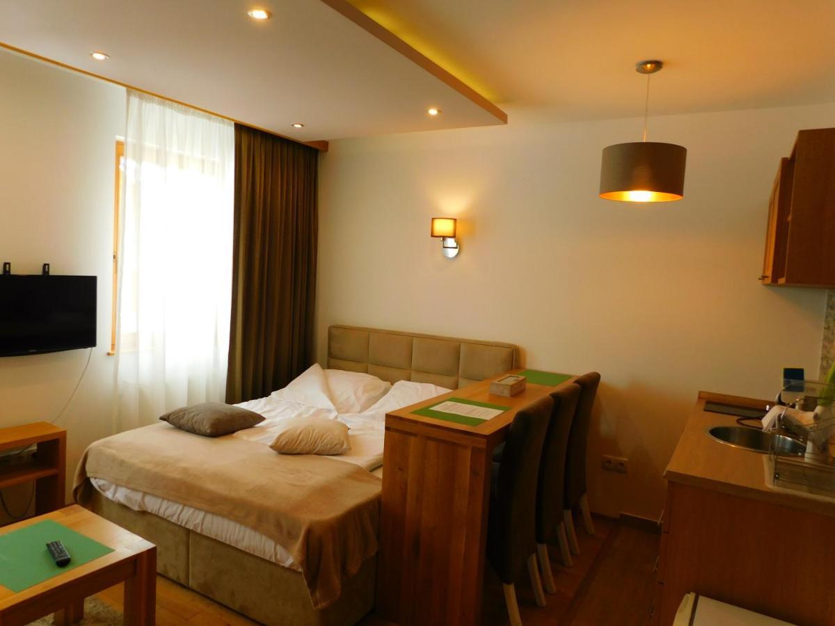 Apartments Rapid Τζαχορίνα Εξωτερικό φωτογραφία