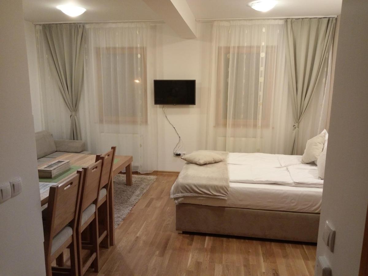 Apartments Rapid Τζαχορίνα Εξωτερικό φωτογραφία