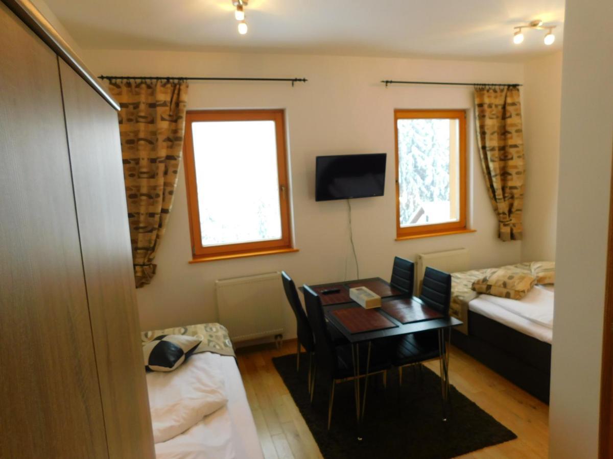 Apartments Rapid Τζαχορίνα Εξωτερικό φωτογραφία