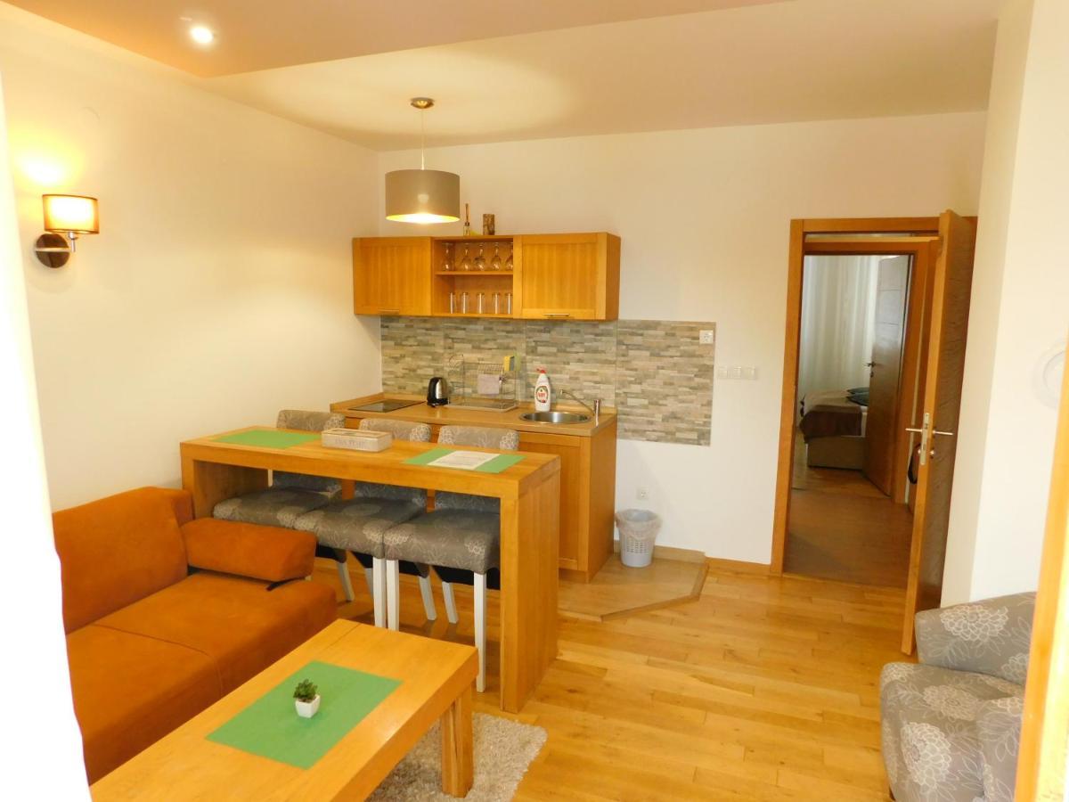 Apartments Rapid Τζαχορίνα Εξωτερικό φωτογραφία