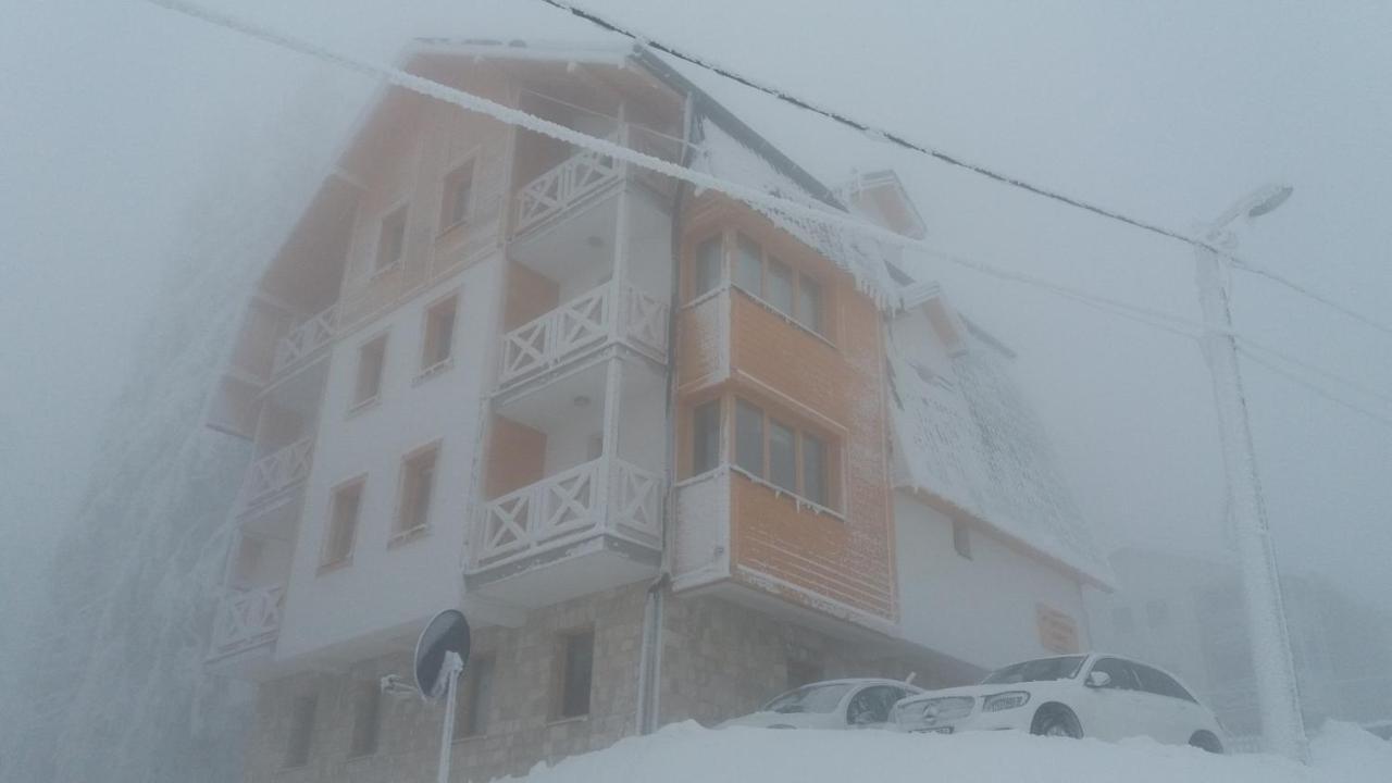 Apartments Rapid Τζαχορίνα Εξωτερικό φωτογραφία