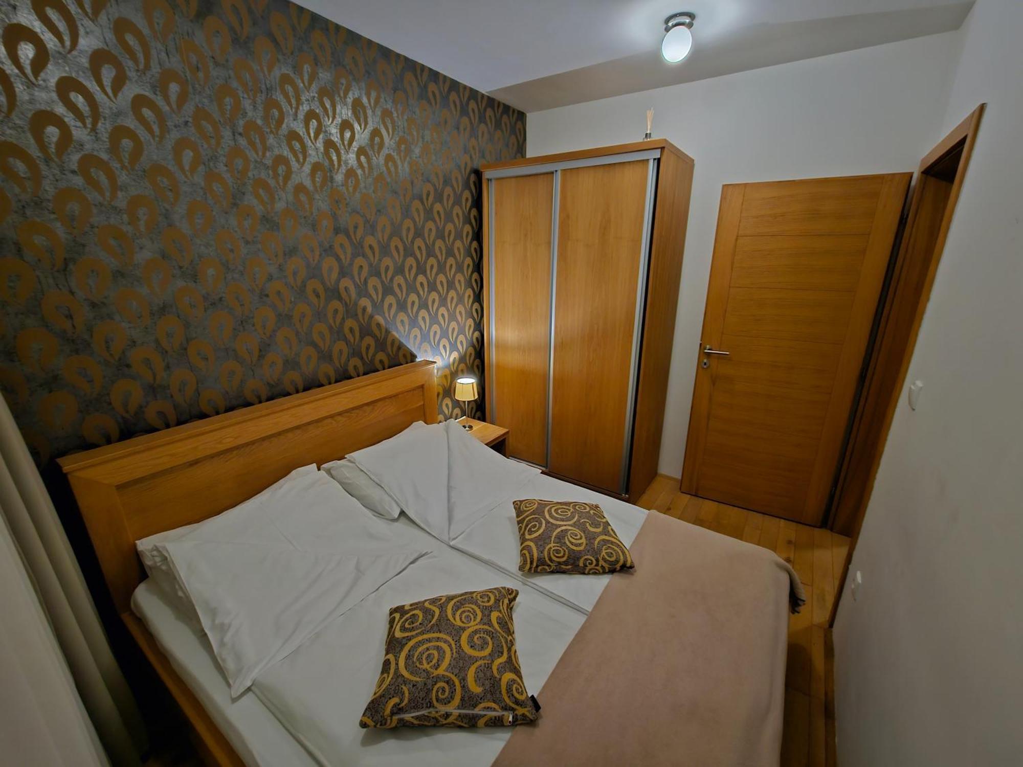 Apartments Rapid Τζαχορίνα Εξωτερικό φωτογραφία