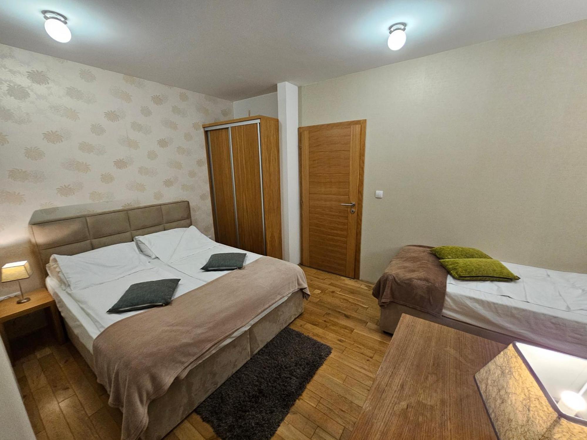 Apartments Rapid Τζαχορίνα Εξωτερικό φωτογραφία